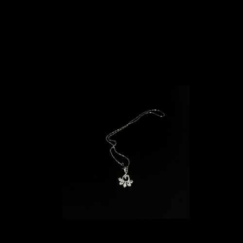 SILVER FLOWER PENDENT WITH SILVER CHAIN